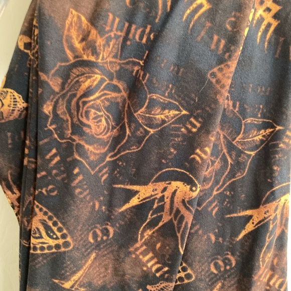 No Boundaries tattoo leggings butterfly swallow heart words super soft - Picture 3 of 4